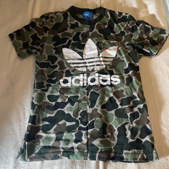 Adidas t shirt - Picture 1 of 2